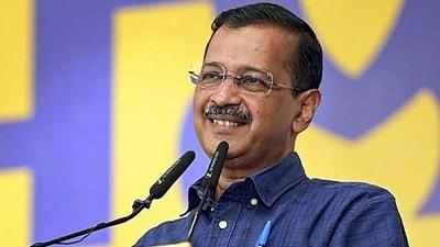 AAP convener Arvind Kejriwal interacts with traders and commission agents at Town Hall, Jalandhar, on Wednesday. (PTI) (HT_PRINT) AAP convener Arvind Kejriwal interacts with traders and commission agents at Town Hall, Jalandhar, on Wednesday. (PTI) (HT_PRINT)