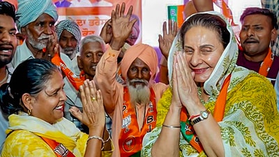 BJP candidate and sitting MP from Patiala constituency Preneet Kaur during an election campaign on Saturday. (PTI) (HT_PRINT) BJP candidate and sitting MP from Patiala constituency Preneet Kaur during an election campaign on Saturday. (PTI) (HT_PRINT)