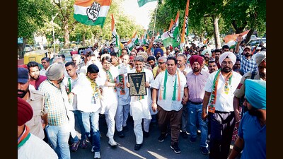 Congress candidate taking out a ‘Save Constitution’ march in Chandigarh on the last day of campaigning on Thursday. (HT Photo) Congress candidate taking out a ‘Save Constitution’ march in Chandigarh on the last day of campaigning on Thursday. (HT Photo)
