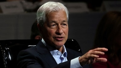 Jamie Dimon, Chairman and Chief Executive officer (CEO) of JPMorgan Chase & Co. (JPM) speaks to the Economic Club of New York in Manhattan in New York. (Reuters)