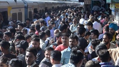 On Wednesday, CR officials stated that both the works would begin late night (12.30 am) and employ 500-plus workers. On Wednesday, CR officials stated that both the works would begin late night (12.30 am) and employ 500-plus workers.