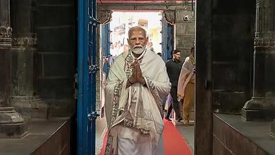 Prime Minister Narendra Modi arrives to offer prayers at Bhagwati Amman Temple, in Kanyakumari, Tamil Nadu, on Thursday. (PTI) Prime Minister Narendra Modi arrives to offer prayers at Bhagwati Amman Temple, in Kanyakumari, Tamil Nadu, on Thursday. (PTI)