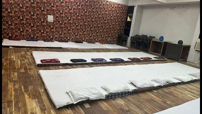 The shelter home was opened on Thursday for the destitute at Sector 21A near Noida Stadium and can serve around 60 people. (HT Photo) The shelter home was opened on Thursday for the destitute at Sector 21A near Noida Stadium and can serve around 60 people. (HT Photo)