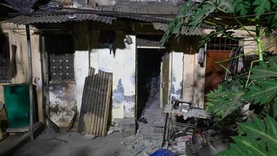 wo people died after a part of a slab of a three-storey Gurukrupa building collapsed in Kannamwar Nagar, Vikhroli on Thursday evening. (Raju Shinde/HT Photo)