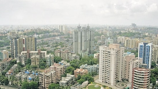 MMR saw 154 high-rise towers of more than 40 floors completed in MMR till 2023; 207 new towers to be completed between 2024-2030 (Representational photo) HT PHOTO BY PUNEET CHANDHOK 18/08/09 - AUG09 2K9