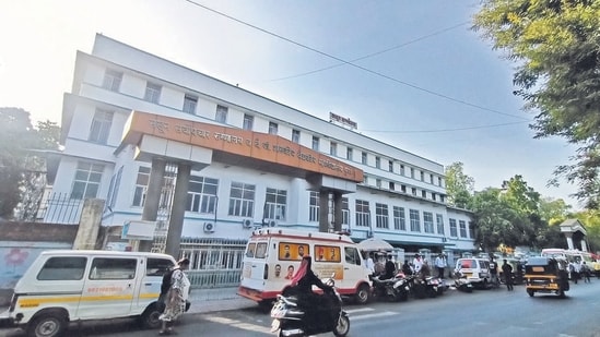 The committee formed by the Maharashtra medical education department to investigate tampering of the blood samples of the 17-year-old minor involved in the Porsche accident has found his blood samples were swapped with those of a woman and two other elderly persons. (HT)