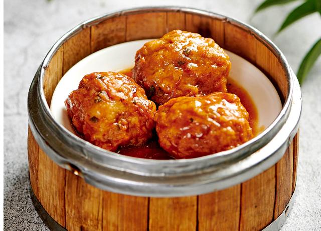 The dish Lion’s Head dumplings is China’s version of the meatball. (SHUTTERSTOCK) The dish Lion’s Head dumplings is China’s version of the meatball. (SHUTTERSTOCK)