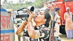 A policewoman on poll duty at Gandhi Maidan in Patna. (HT PHOTO)