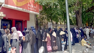 Bengaluru, May 31 (ANI): Women throng the General Post Office for opening saving accounts following a false rumour that the postal department is depositing a certain amount in every single account opened under India Post Payment Bank (IPPB), in Bengaluru on Friday. (ANI Photo) (Arun Kumar Rao) Bengaluru, May 31 (ANI): Women throng the General Post Office for opening saving accounts following a false rumour that the postal department is depositing a certain amount in every single account opened under India Post Payment Bank (IPPB), in Bengaluru on Friday. (ANI Photo) (Arun Kumar Rao)