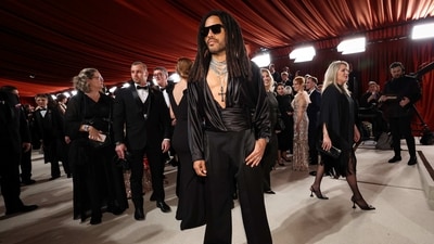 Lenny Kravitz is celibate to 'discipline' himself