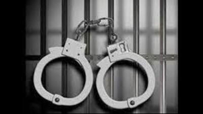 The complainant stated that locks of his almirah have developed snag. He called on his neighbour Amandeep for the repair. (Getty image)