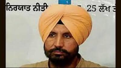 The model code of conduct allowed election campaigning only till 6 pm on May 30. Despite this, complaints were received indicating that the Congress party continued to hold rallies beyond the permitted time. (HT File)