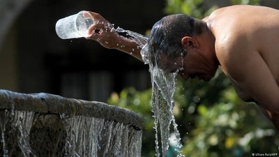 Staying cool is vital during a heat wave. (Ulises Ruiz/AFP ) Staying cool is vital during a heat wave. (Ulises Ruiz/AFP )