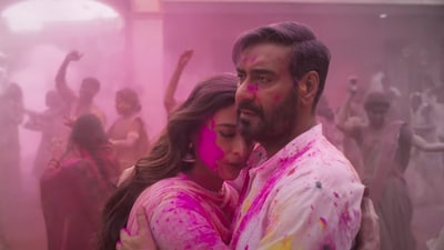 Tabu and Ajay Devgn in a still from Auron Mein Kahan Dum Tha. Tabu and Ajay Devgn in a still from Auron Mein Kahan Dum Tha.