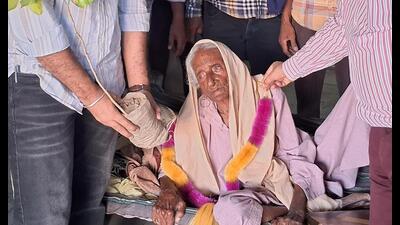 Country’s oldest female voter casts her ballot in Fazilka dist