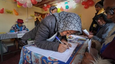 A woman prepares to vote in Tashigang, Lahaul and Spiti, Himachal Pradesh. (Arun Sharma / PTI) A woman prepares to vote in Tashigang, Lahaul and Spiti, Himachal Pradesh. (Arun Sharma / PTI)