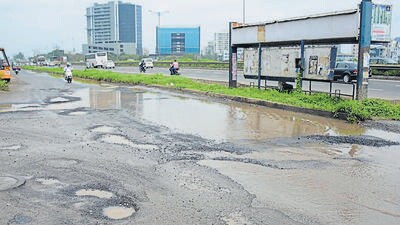 According to solid waste management department figures, there are about 4,000 sanitation personnel, who will assist the drainage department to clear waterlogging spots. Aside from that, PMC has purchased 75 pumps to do away with waterlogging situations.   (REPRESENTATIVE PHOTO)