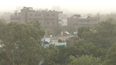 Delhi weather: Duststorm sweeps Delhi-NCR after scorching heat (ANI) Delhi weather: Duststorm sweeps Delhi-NCR after scorching heat (ANI)