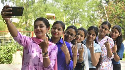 First-time voters of Amritsar clicking a selfie after exercising their franchise on Saturday. (Sameer Sehgal/HT) First-time voters of Amritsar clicking a selfie after exercising their franchise on Saturday. (Sameer Sehgal/HT)