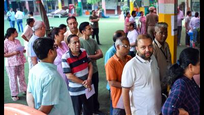 Voters wait in queues to cast their vote for the Lok Sabha elections in Ludhiana on Saturday. (ANI) Voters wait in queues to cast their vote for the Lok Sabha elections in Ludhiana on Saturday. (ANI)