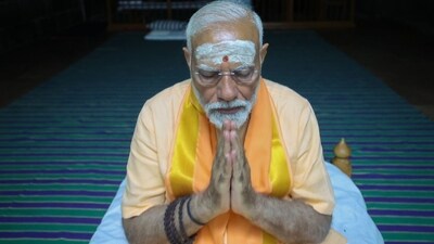 PM Modi meditates for the second day in Kanniyakumari PM Modi meditates for the second day in Kanniyakumari