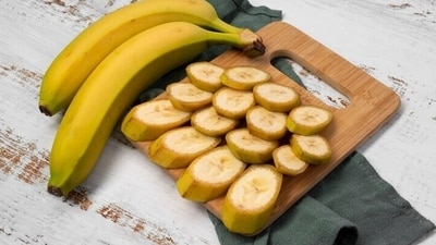 Banana: More than just a sweet treat, bananas are packed with energy, potassium, and vitamins that support digestion and muscle function, especially useful during workouts. (Freepik) Banana: More than just a sweet treat, bananas are packed with energy, potassium, and vitamins that support digestion and muscle function, especially useful during workouts. (Freepik)
