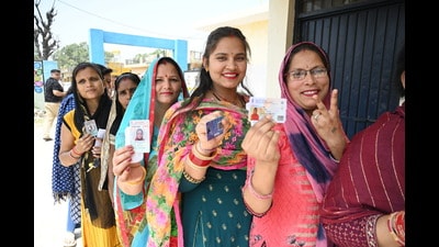 A total of 61.01% electors cast their votes across the district, including 66.08% in Dera Bassi, 60.16% in Mohali and 56.8% in Kharar. (HT) A total of 61.01% electors cast their votes across the district, including 66.08% in Dera Bassi, 60.16% in Mohali and 56.8% in Kharar. (HT)