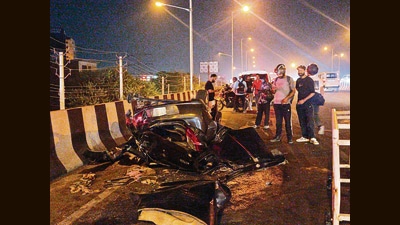 According to Kharar police, the truck driver had stopped on the flyover on Saturday night after the vehicle developed a snag in the engine. (HT photo)