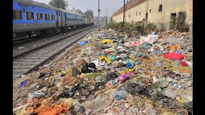 Delhi has a railway line network of 105km which are surrounded by an estimated 48,000 slum dwellings. (Representational image) Delhi has a railway line network of 105km which are surrounded by an estimated 48,000 slum dwellings. (Representational image)