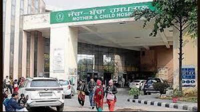 Earlier, three outdoor units of air conditioners were reported stolen when the authorities tried to start the ACs in the Intensive Care Unit (ICU). (HT File) Earlier, three outdoor units of air conditioners were reported stolen when the authorities tried to start the ACs in the Intensive Care Unit (ICU). (HT File)