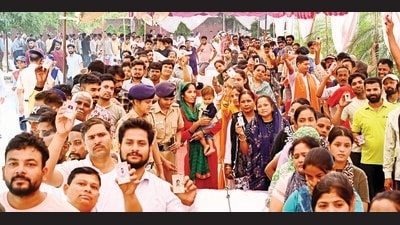 Of the 4,48,547 voters, 2,34,525 were men, which took the male turnout to 68.67%. On the other hand, the number of female electors was 2,13,995, translating to a turnout of 67.25%. (Keshav Singh/HT) Of the 4,48,547 voters, 2,34,525 were men, which took the male turnout to 68.67%. On the other hand, the number of female electors was 2,13,995, translating to a turnout of 67.25%. (Keshav Singh/HT)