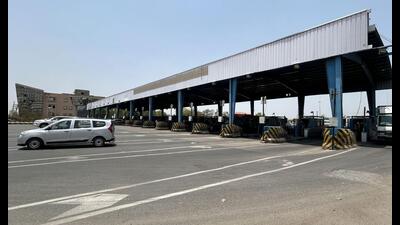 The National Highways Authority of India (NHAI) will hike the toll fees at Kherki Daula toll plaza on the National Highway-48 near Gurugram with effect from June 3. (Parveen Kumar/HT PHOTO) The National Highways Authority of India (NHAI) will hike the toll fees at Kherki Daula toll plaza on the National Highway-48 near Gurugram with effect from June 3. (Parveen Kumar/HT PHOTO)