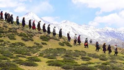Voters headed to the polling booth in Tashigang, Himachal. (Aqil Khan/HT)