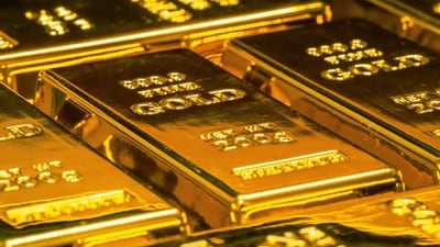 The woman was promised half kg gold at a low price. The woman was promised half kg gold at a low price.