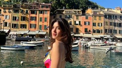 Shanaya Kapoor also posed solo near a water body for a picture. Shanaya Kapoor also posed solo near a water body for a picture.