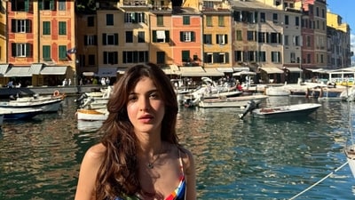Shanaya Kapoor, sharing a bunch of pictures on Instagram wrote, “That’s amore (lemon emoji).” Shanaya Kapoor, sharing a bunch of pictures on Instagram wrote, “That’s amore (lemon emoji).”