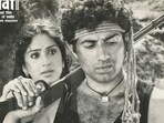 Meenakshi Seshadri worked with Sunny Deol in Dacait. Meenakshi Seshadri worked with Sunny Deol in Dacait.