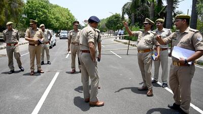 All passing vehicles will be inspected, and the district’s borders have been closed from Monday evening for intensive checking, till counting ends. (HT Photo) All passing vehicles will be inspected, and the district’s borders have been closed from Monday evening for intensive checking, till counting ends. (HT Photo)