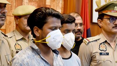Police have arrested three of the four suspects identified as Santosh Kumar, the mastermind cash agent, and his aides -- Santosh’s nephew Chandan (23), and friend Nitesh Sharma (26) -- all residents of Kirti Nagar, Delhi, the fourth one Akash is absconding. (Sunil Ghosh/HT Photo) Police have arrested three of the four suspects identified as Santosh Kumar, the mastermind cash agent, and his aides -- Santosh’s nephew Chandan (23), and friend Nitesh Sharma (26) -- all residents of Kirti Nagar, Delhi, the fourth one Akash is absconding. (Sunil Ghosh/HT Photo)
