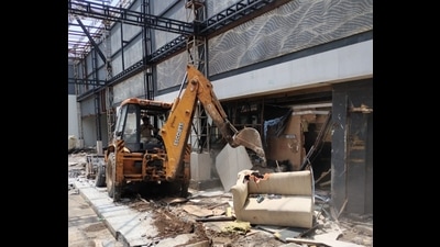 The Pune Municipal Corporation (PMC) Building Permission Department conducted a drive against illegal construction work at Kharadi and demolished a multistory building at survey number 3 on Monday.  (HT FILE PHOTO)