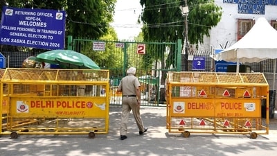 Police personnel stand guard outside a counting centre on the eve of the Lok Sabha Election 2024 results, in New Delhi on Monday. (ANI) Police personnel stand guard outside a counting centre on the eve of the Lok Sabha Election 2024 results, in New Delhi on Monday. (ANI)