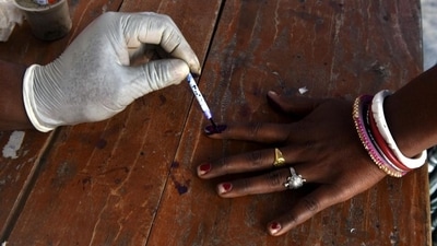 A voter's finger is inked while casting their ballot during third phase polling for Bihar Assembly Elections, at Mahua constituency in Vaishali district, Bihar. (Parwaz Khan / Hindustan Times) A voter's finger is inked while casting their ballot during third phase polling for Bihar Assembly Elections, at Mahua constituency in Vaishali district, Bihar. (Parwaz Khan / Hindustan Times)