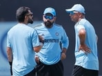 Virat Kohli (L), Rohit Sharma (C) and Rahul Dravid having a chat