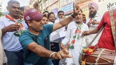 Congress supporters celebrate as the party candidate Dharamvira Gandhi wins from Patiala Lok Sabha seat on Tuesday. (ANI) Congress supporters celebrate as the party candidate Dharamvira Gandhi wins from Patiala Lok Sabha seat on Tuesday. (ANI)