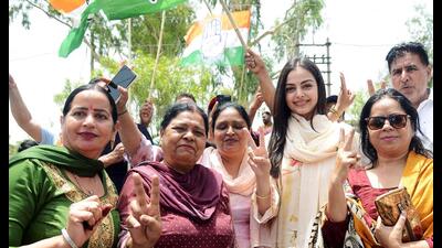 Congress supporters in jubilant mood after the victory of Charanjit Singh Channi in Jalandhar on Tuesday. (ANI) Congress supporters in jubilant mood after the victory of Charanjit Singh Channi in Jalandhar on Tuesday. (ANI)