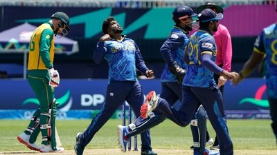 Sri Lanka's captain Wanindu Hasaranga (2nd L) celebrates after the dismissal of South Africa's Heinrich Klaasen (L) during the ICC men's Twenty20 World Cup 2024 group D cricket match between Sri Lanka and South Africa at Nassau County International Cricket Stadium (AFP)