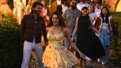 In one of the blurry photos she posted, Janhvi Kapoor, who was last seen in Mr and Mrs Mahi, walked on a street in Italy with her rumored boyfriend Shikhar Pahariya. In one of the blurry photos she posted, Janhvi Kapoor, who was last seen in Mr and Mrs Mahi, walked on a street in Italy with her rumored boyfriend Shikhar Pahariya.