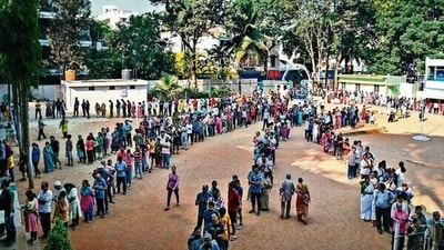 Karnataka sends 28 parliamentarians to the 543-member strong Lok Sabha. Karnataka sends 28 parliamentarians to the 543-member strong Lok Sabha.