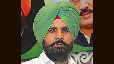 Warring assured that the Congress would acknowledge this support with service and commitment. (HT File) Warring assured that the Congress would acknowledge this support with service and commitment. (HT File)