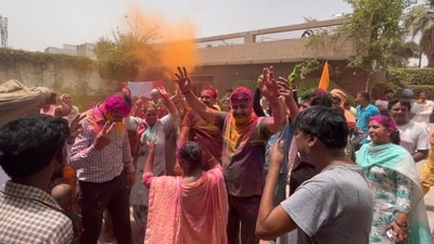 Shiromani Akali Dal workers celebrating after Harsimrat Kaur Badal's victory at Punjab's Bathinda on Tuesday. (Sanjeev/HT Photo) Shiromani Akali Dal workers celebrating after Harsimrat Kaur Badal's victory at Punjab's Bathinda on Tuesday. (Sanjeev/HT Photo)